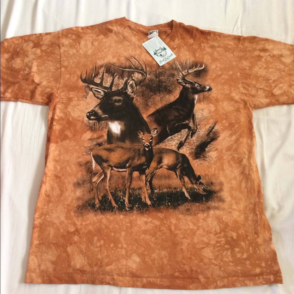 Back to earth men’s XL tee